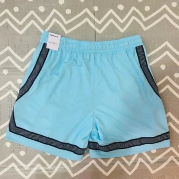 Nike limited edition fly swoosh shorts - Picture 5 of 6